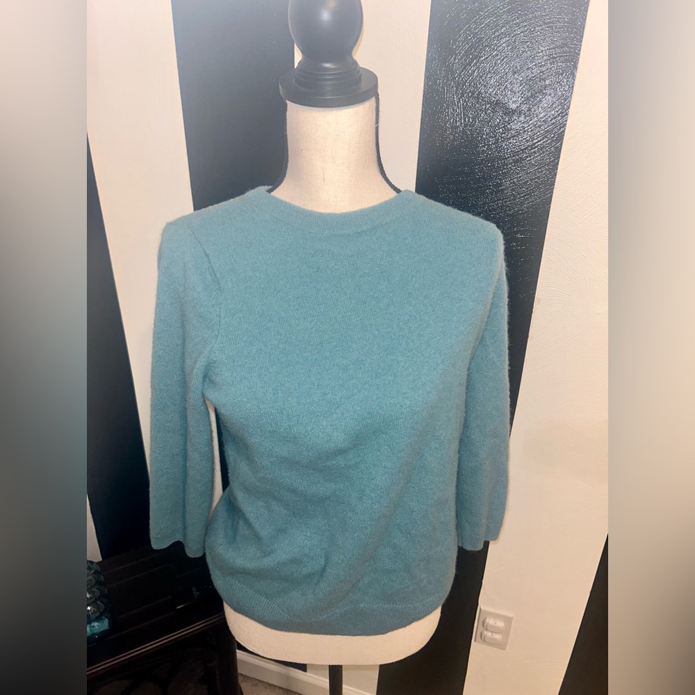 Talbots size large Cashmere sweater blue 3/4 sleeve